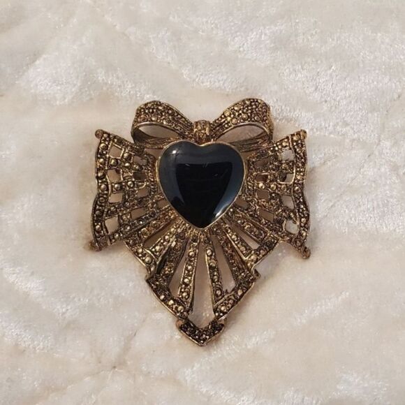 Vintage Black Heart Brooch Pin Gothic - Picture 1 of 6